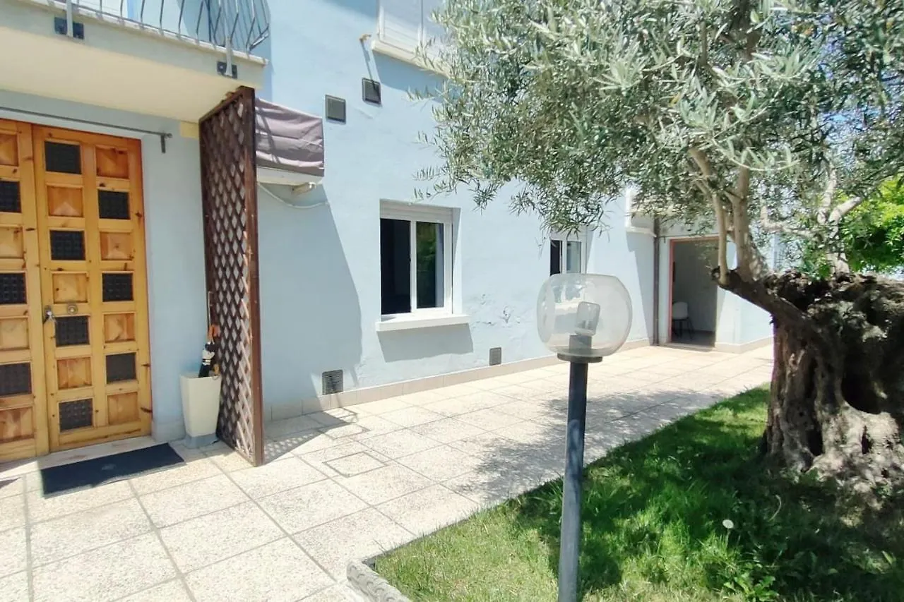 Casa Lety Con Giardino, By Affitti Brevi Rimini Διαμέρισμα