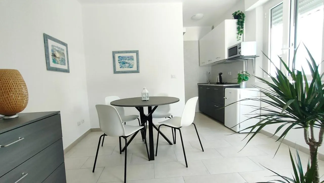 Casa Lety Con Giardino, By Affitti Brevi Rimini Διαμέρισμα